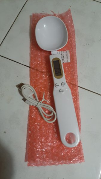 Click to view full screen Electronic measuring spoon - scale photo review