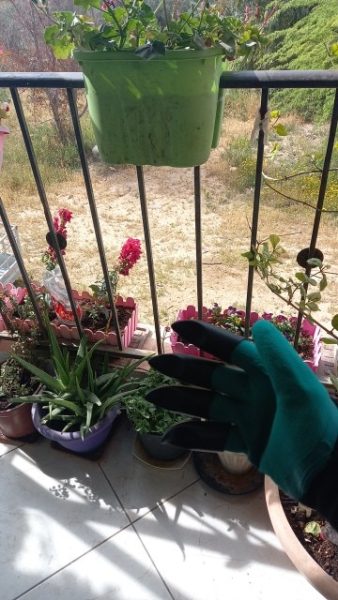 Click to view full screen Γάντια κήπου με νύχια Garden Gloves photo review