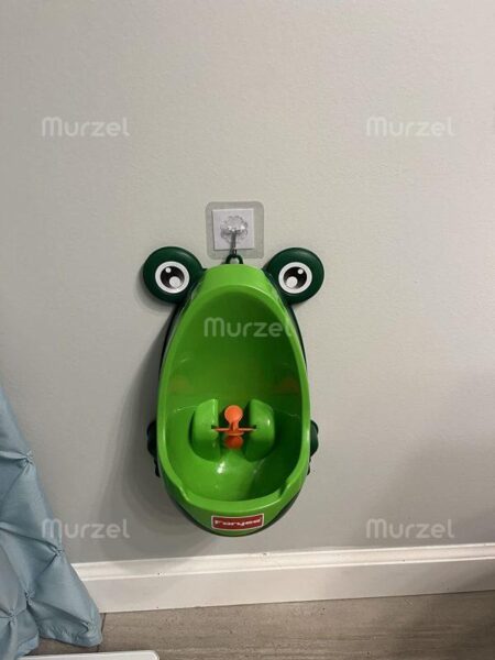 Children's wall-mounted urinal in the shape of a frog - FrogPotty photo review