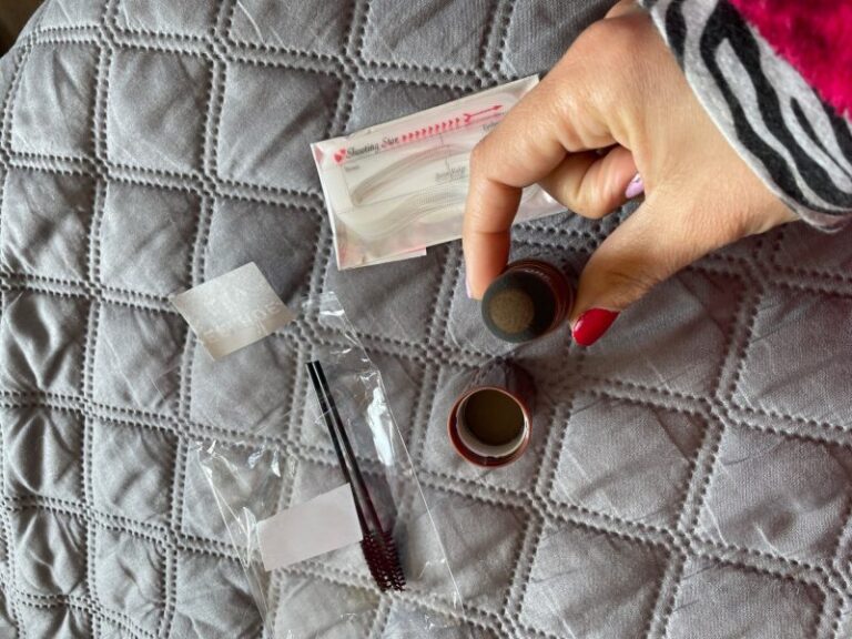 Click to view full screen Eyebrow shaping kit photo review