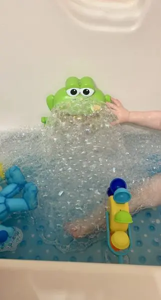 Click to view full screen Μουσικός βάτραχος για σαπουνόφουσκες - Musical frog photo review
