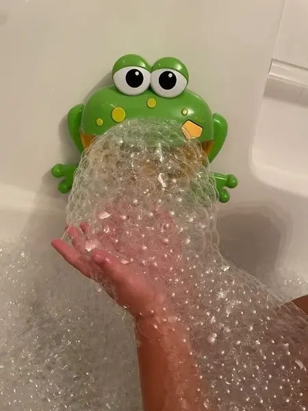 Click to view full screen Μουσικός βάτραχος για σαπουνόφουσκες - Musical frog photo review