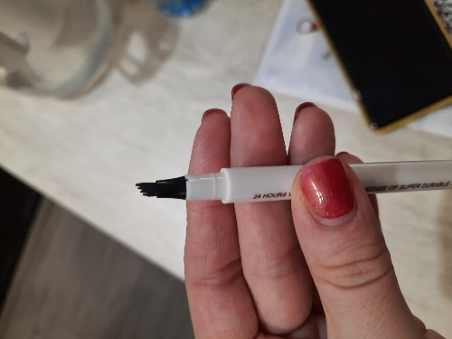 Click to view full screen Eyebrow pencil with microblading effect - Fine brows photo review