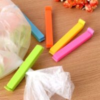 Practical set of 5 sealing clips for bags and envelopes