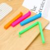 Practical set of 5 sealing clips for bags and envelopes