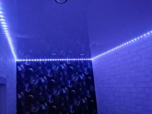 Click to view full screen Αυτοκόλλητη RGB LED ταινία 5 μέτρων με τηλεχειριστήριο – RGB LED Strip photo review