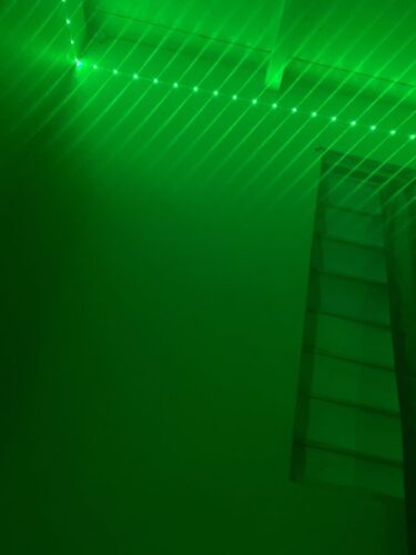 Click to view full screen Αυτοκόλλητη RGB LED ταινία 5 μέτρων με τηλεχειριστήριο – RGB LED Strip photo review